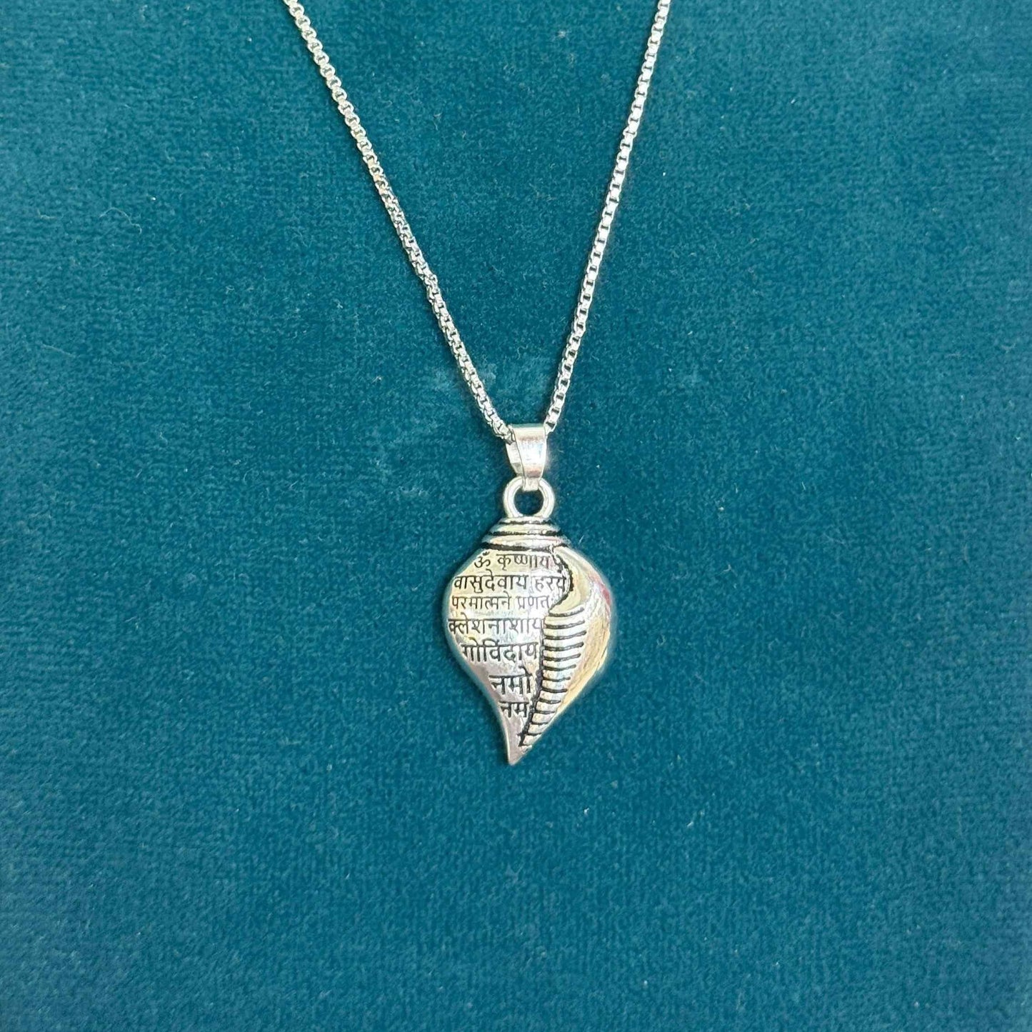 Shri Krishna Shankha Pendant with Chain with shloka